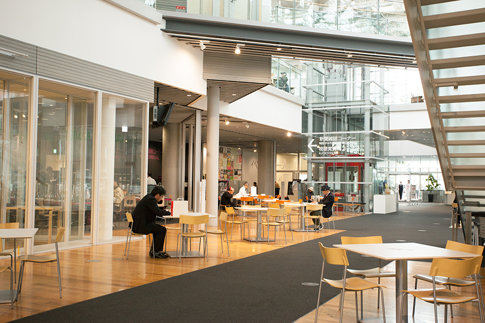 甲府市 仕事終わりに 駅近ワイナリーとスナックビルで甲府の街を満喫 妄想出張